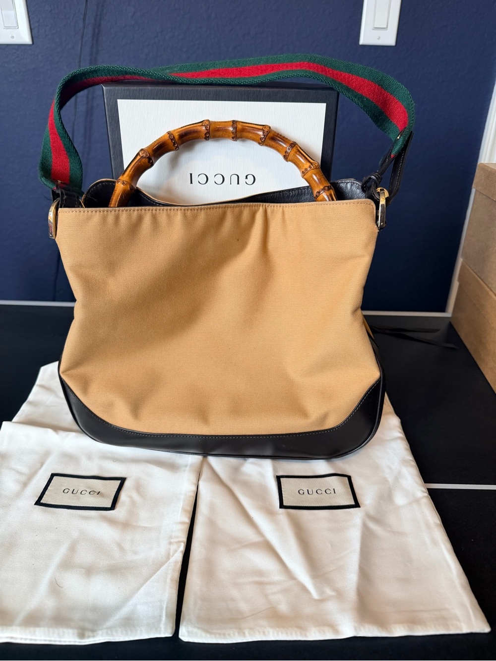 Gucci Bamboo-Handle Shoulder Bag in Tan with Green-Red Strap - Picture 2 of 11